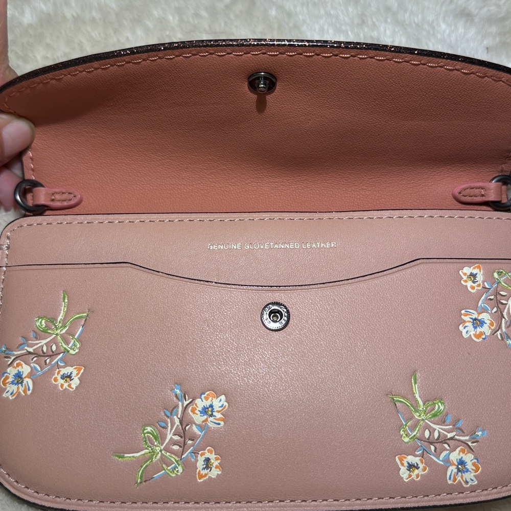 Coach Clutch 1941 Floral Bow Print - Picture 6 of 11